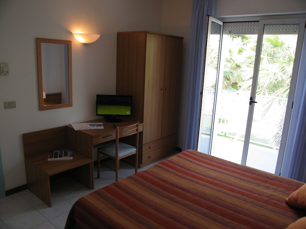 Triple Room - Photo 1