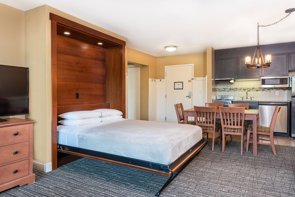 Deluxe Room, 1 Bedroom - Photo 3