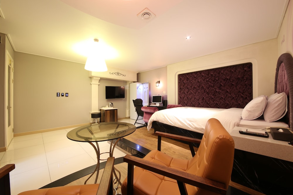 Premium Room (Incl. Styler) photo 3