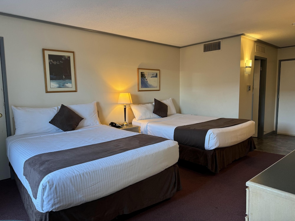 Queen Kitchenette Room: 2 Queen Beds - Photo 1