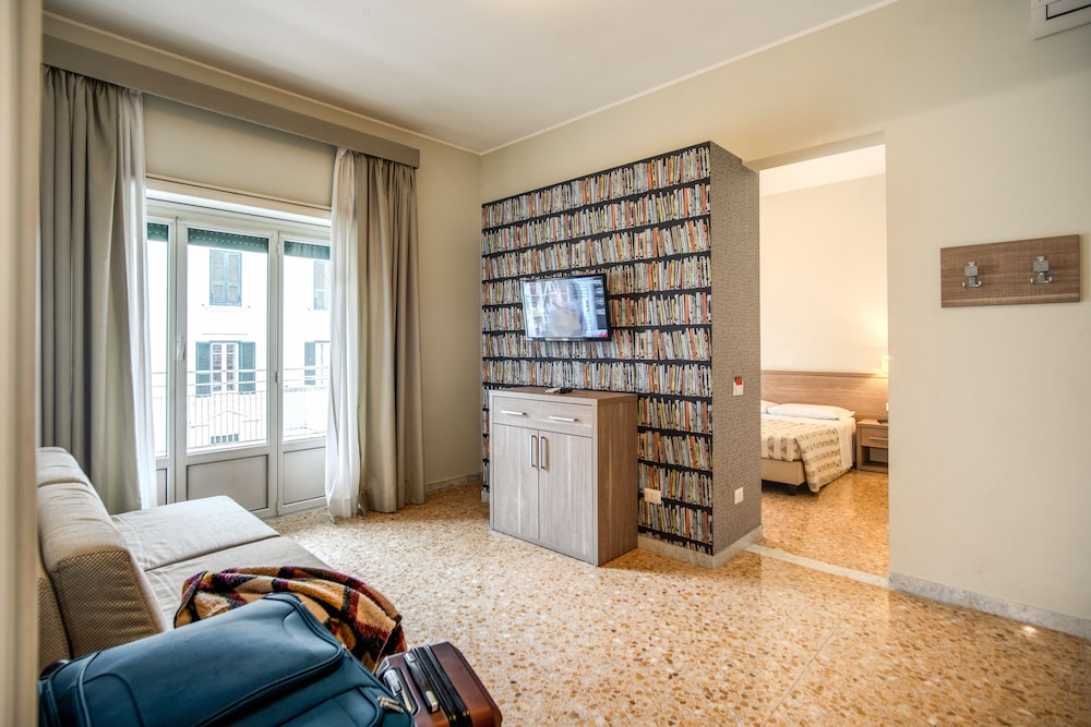 Deluxe Quadruple Room, Balcony