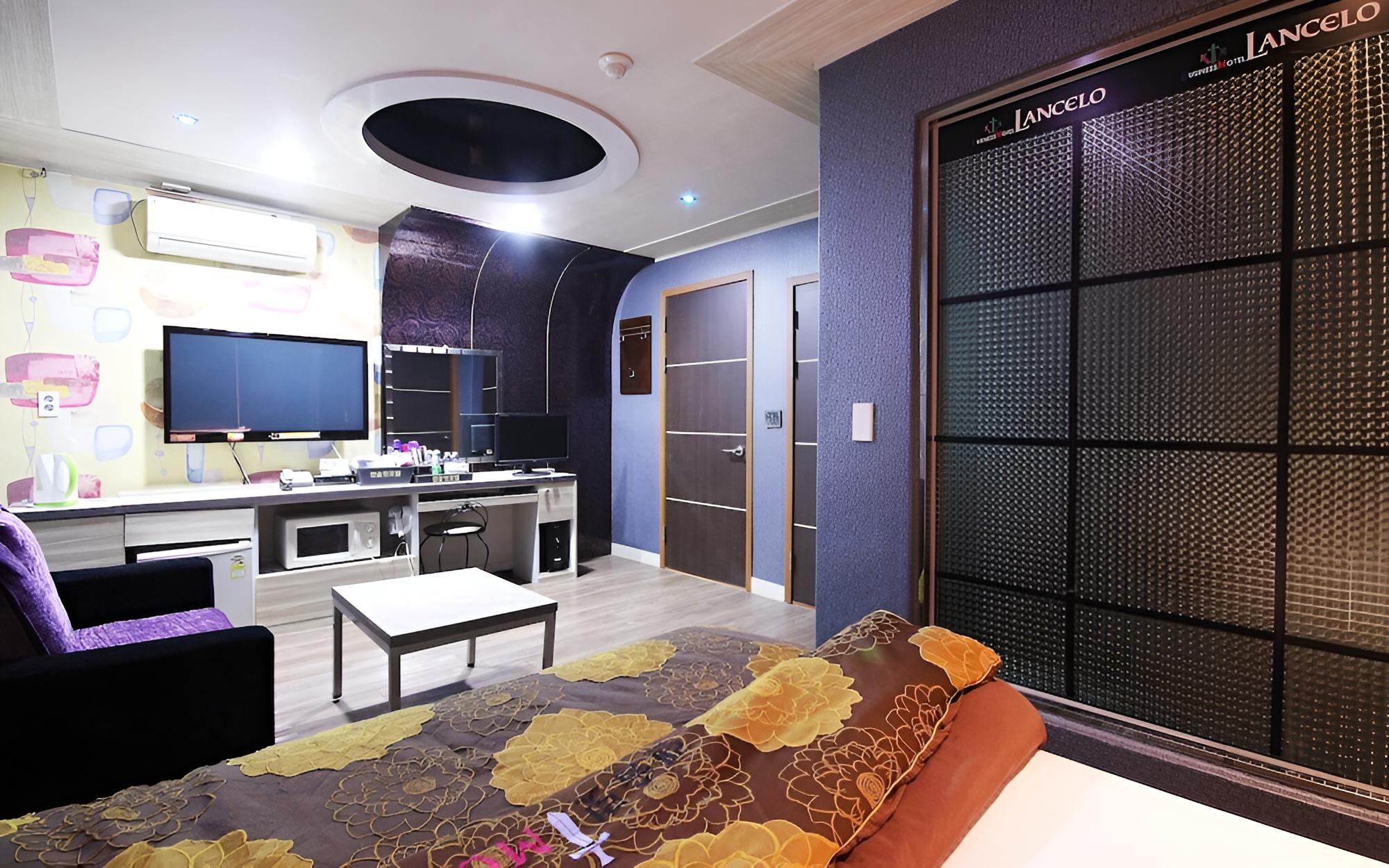 Room (Special room (PC/bathtub/100% disinfe) - Photo 4