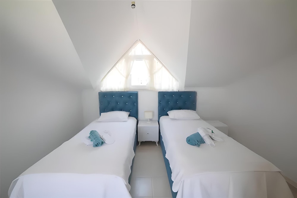 Deluxe Quadruple Room, 2 Bedrooms, Non Smoking, Mountain View photo 1
