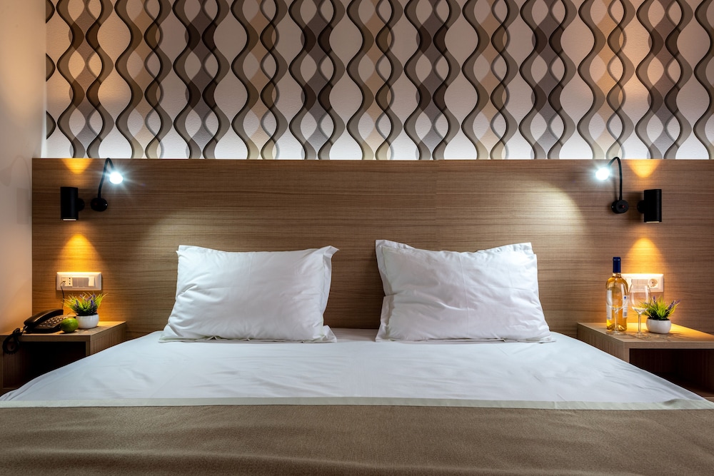 Classic Double Room, Non Smoking, Balcony - Photo 1