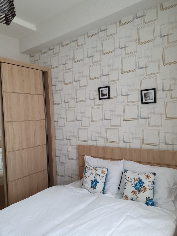 Luxury Apartment, 2 Bedrooms, Mountain View