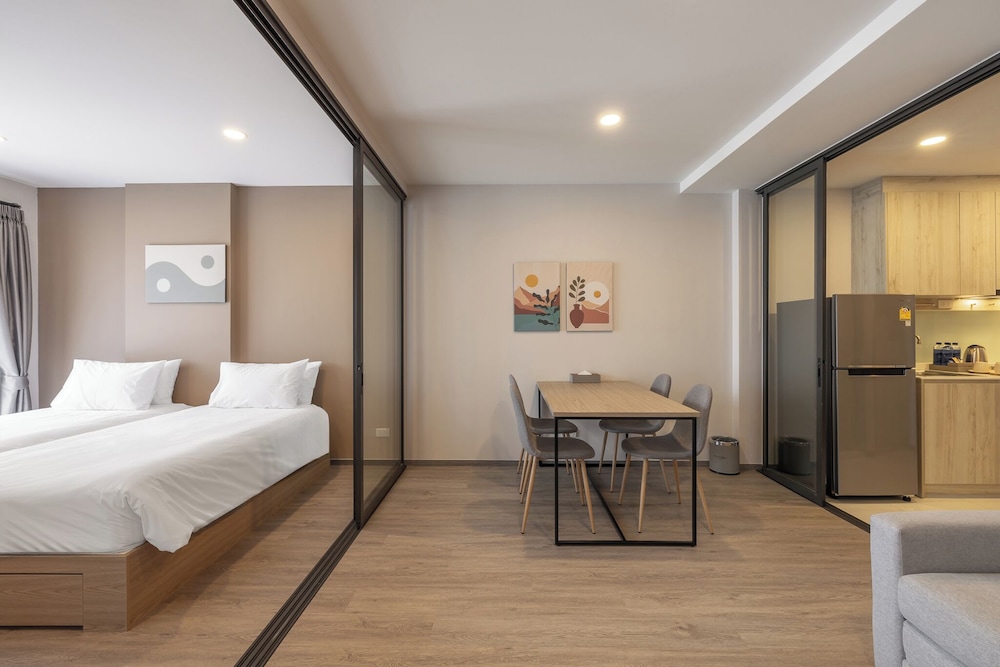 Homey Two Bedroom Family