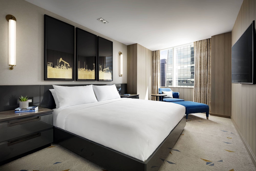 Executive Suite, 1 Bedroom - Photo 1