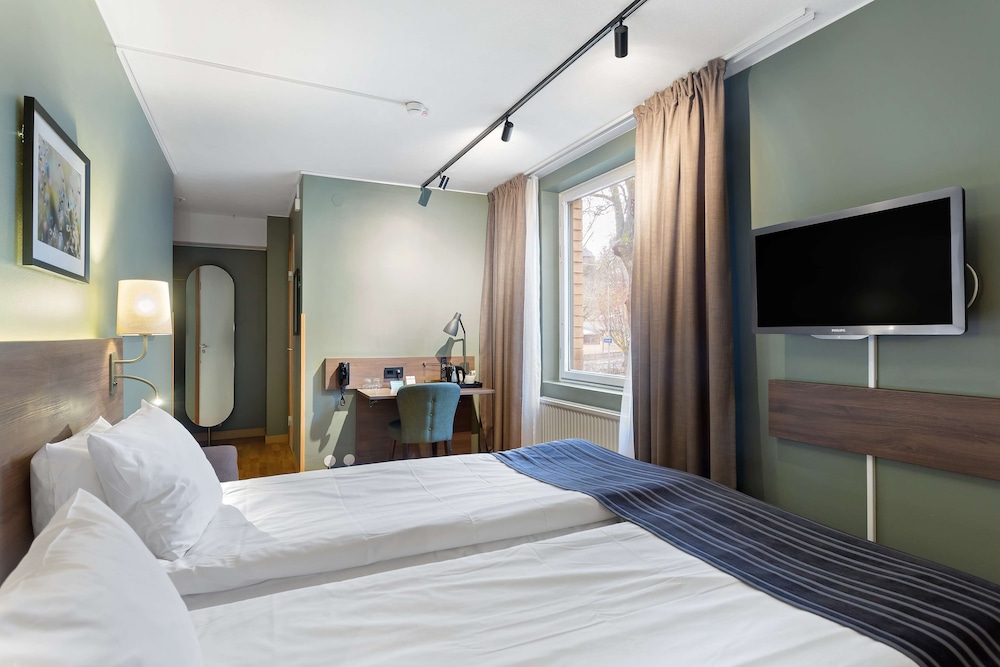 Family Room, Multiple Beds, Non Smoking photo 2