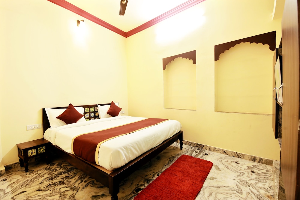 Royal Room - Photo 11