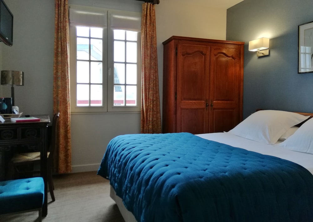 Classic Double Room, City View photo 3
