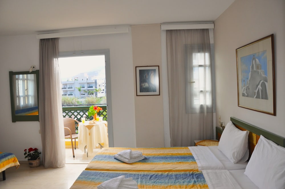 Classic Triple Room, Balcony, City View