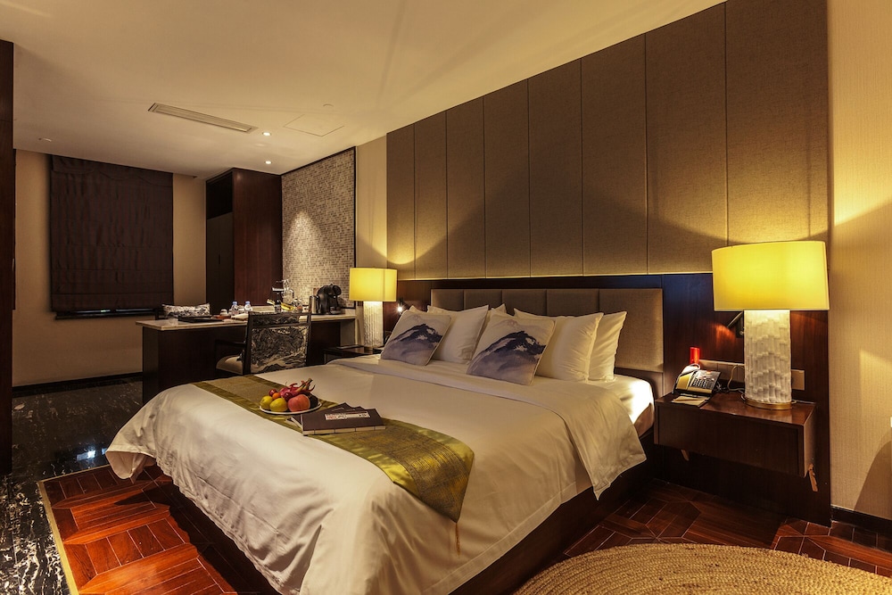 Deluxe Suite photo 2