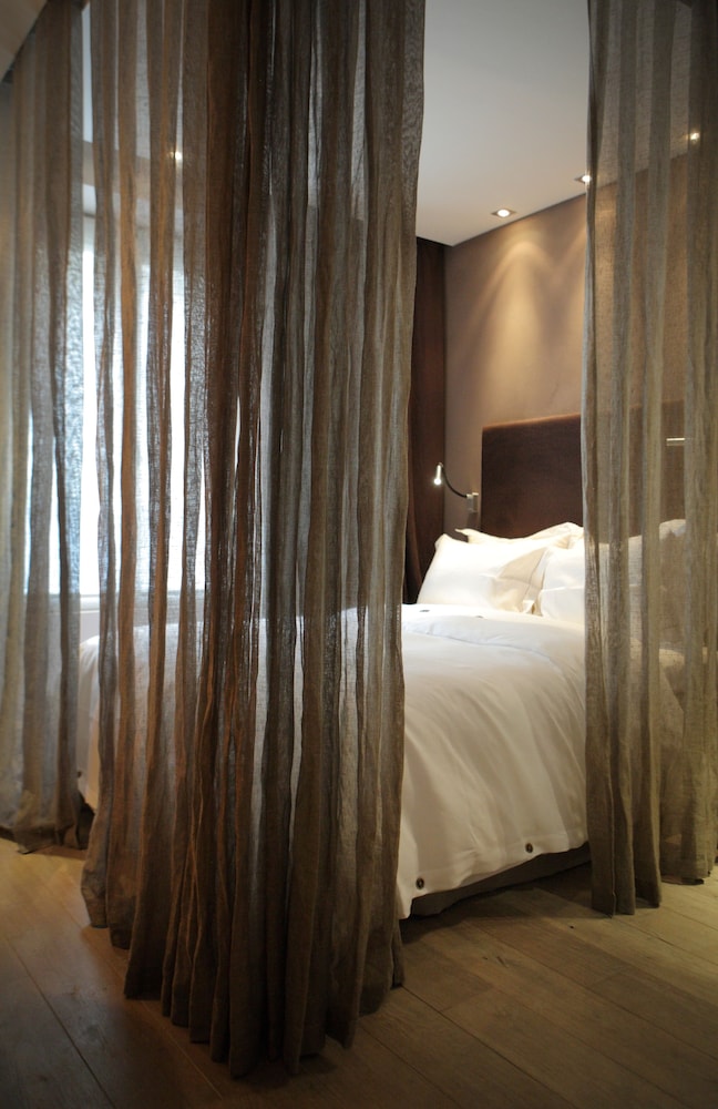 2 Rooms - Same Floor: Intuition Et Sensation