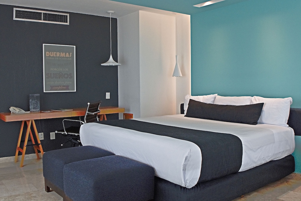 Standard Room, 1 King Bed - Photo 2