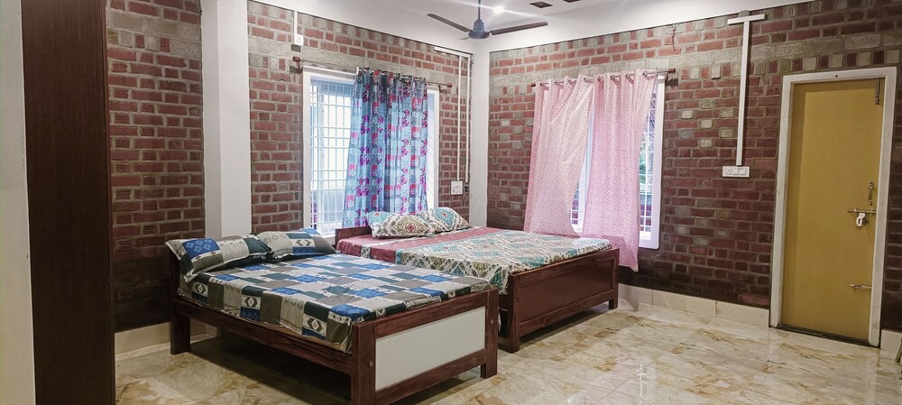 Luxury Room, Balcony, Hill View photo 3