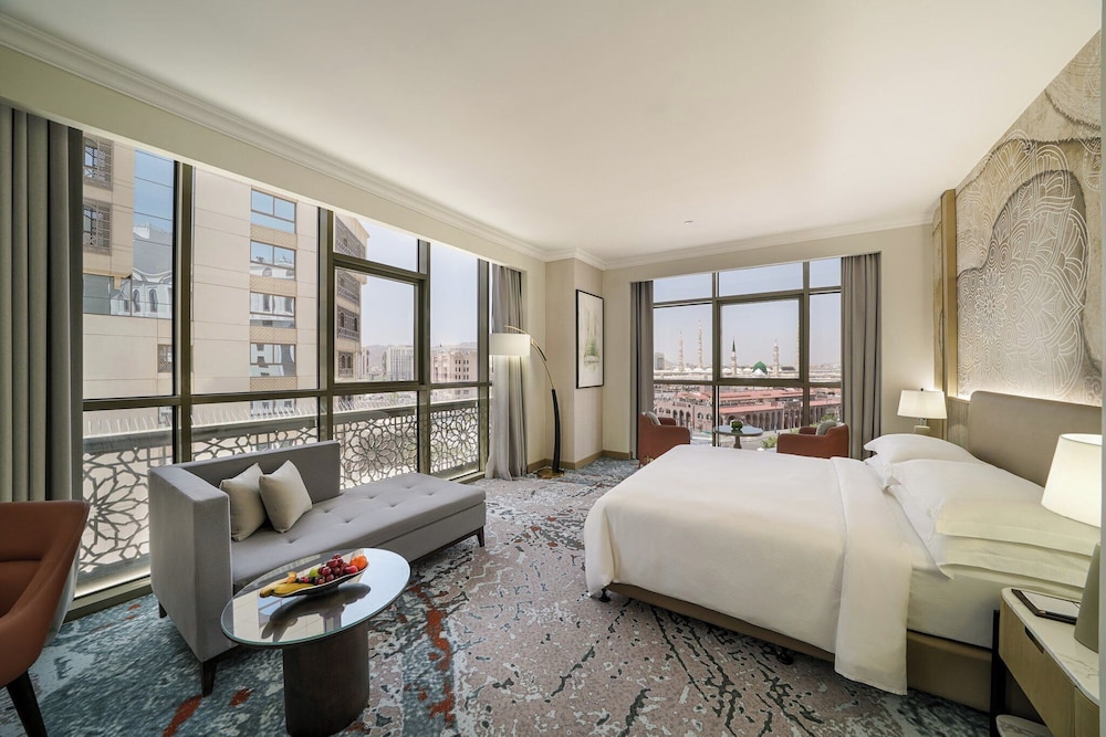 Room, 1 King Bed (Haram View) - Photo 2