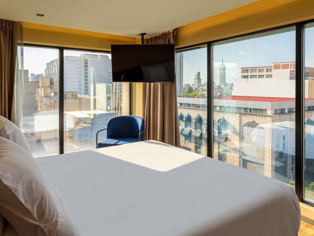 Executive Suite, 1 King Bed with Sofa bed photo 1