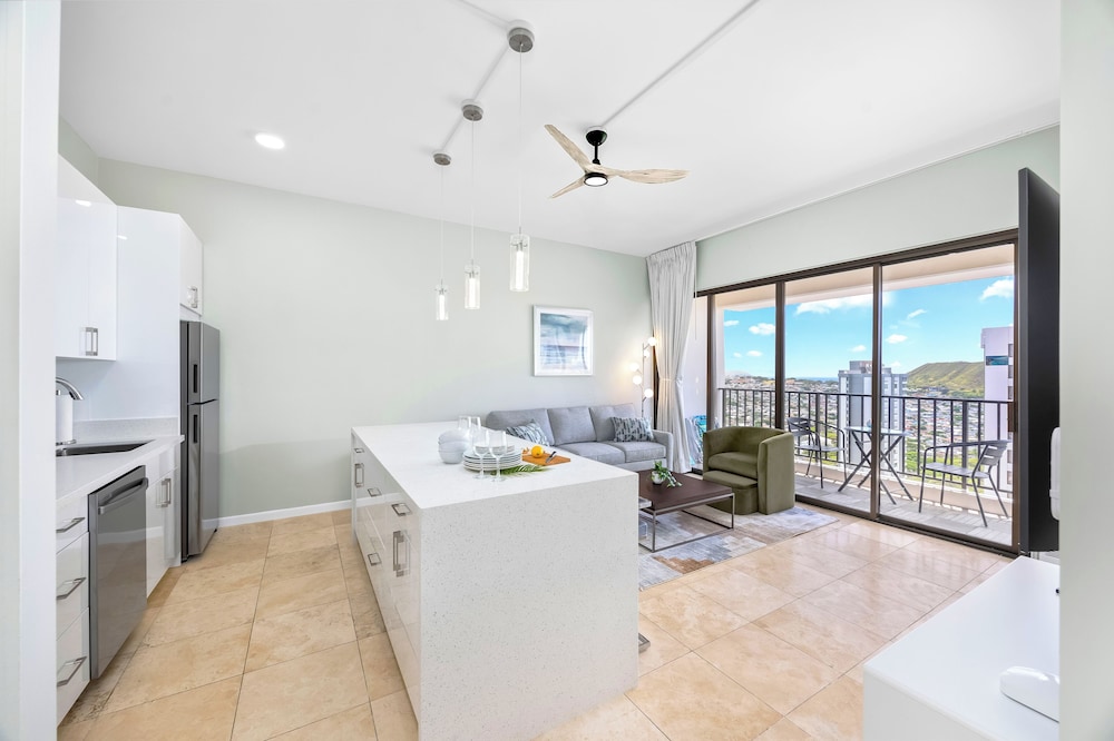 Premium Remodeled Condo with Ocean View and Parking: Premium Condo, 1 Bedroom, Air conditioning, Ocean View (0178) photo