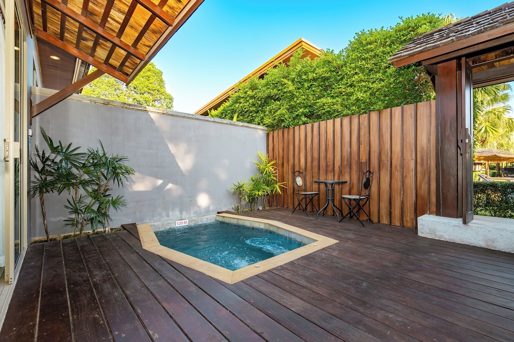Deluxe triple room with private pool - Photo 7