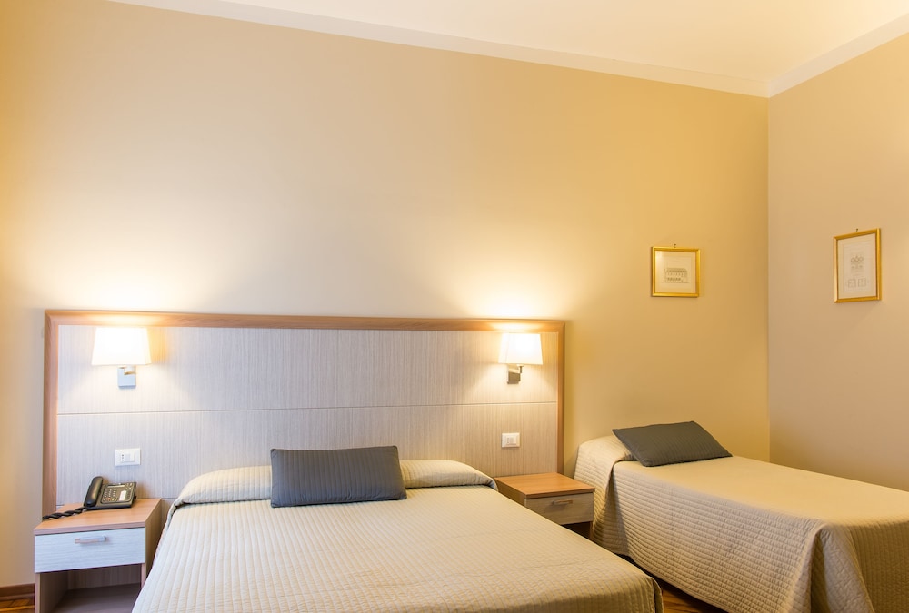 Double Room, 2 Twin Beds photo 2