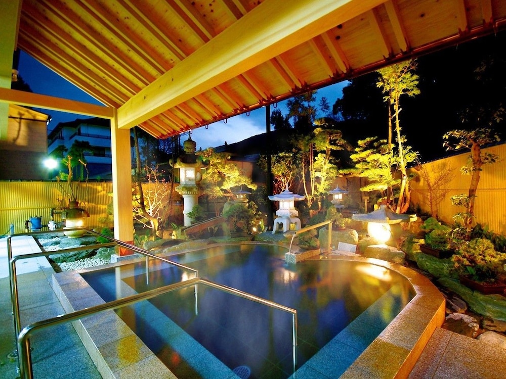 Standard Japanese Style Room, Beach View photo 3