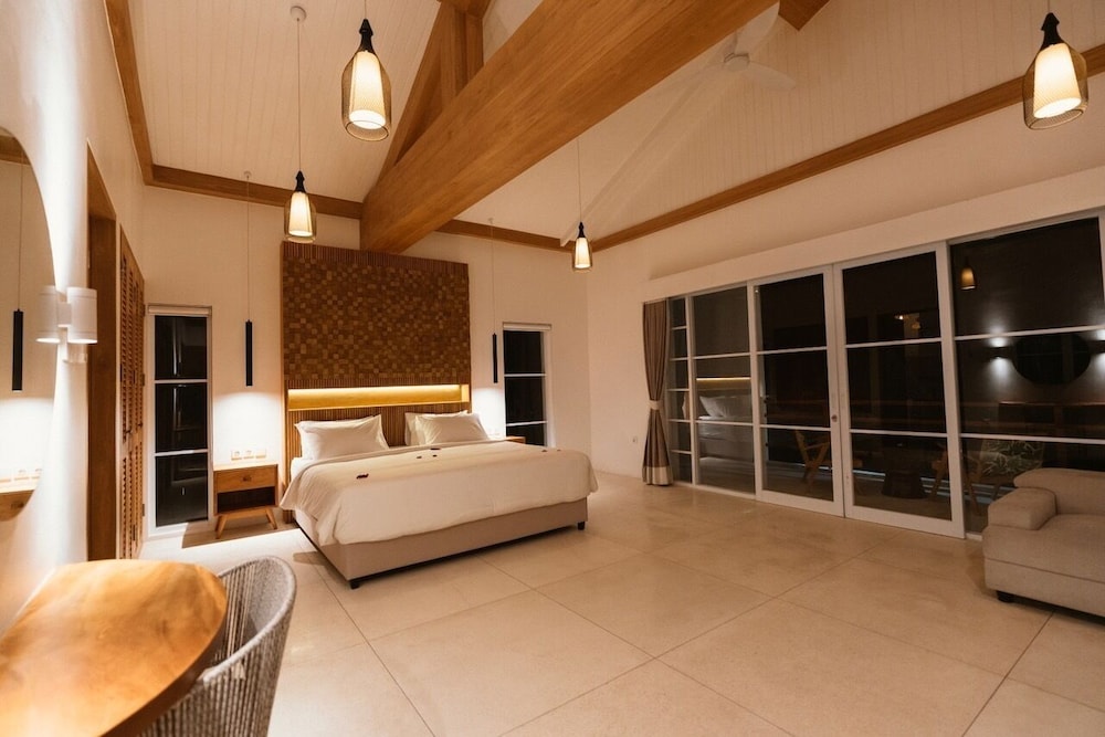 Luxury Villa photo 1