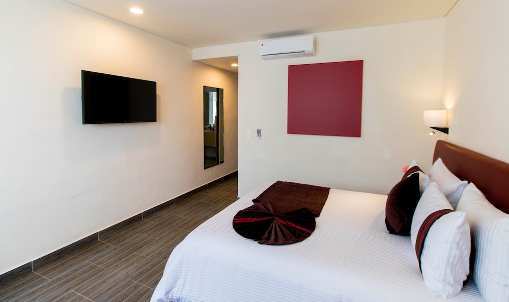 Standard Room, 1 Queen Bed photo 1
