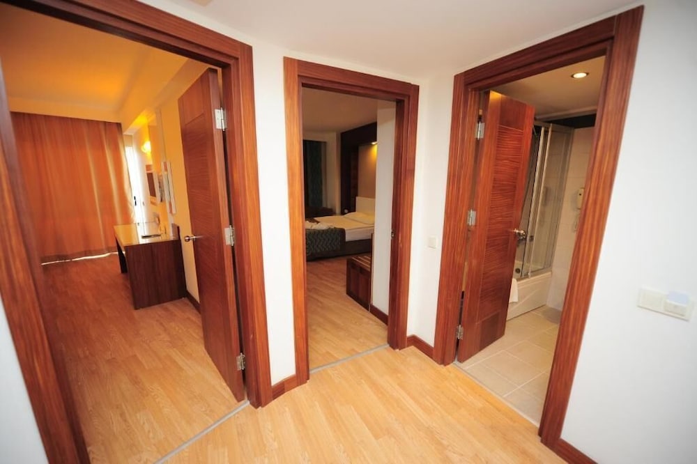 Family Room, 2 Bedrooms, Non Smoking, Garden View