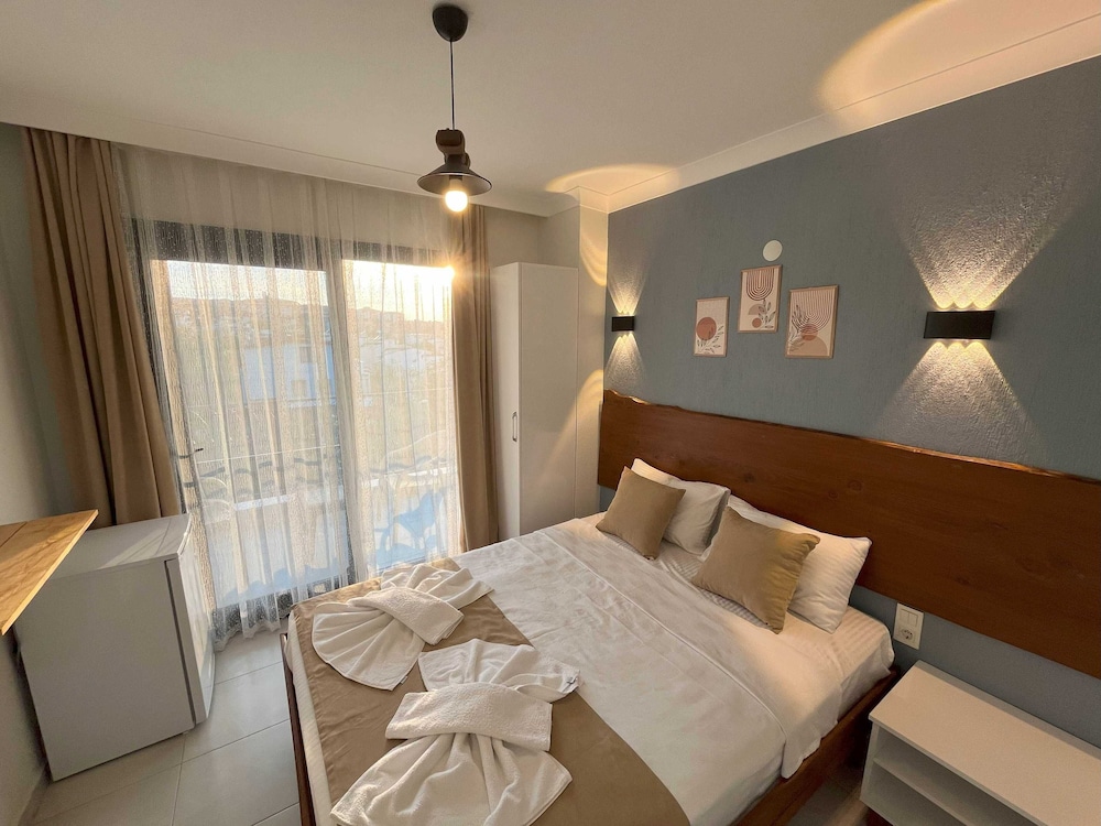 Deluxe Double Room, Balcony, Sea View photo 3