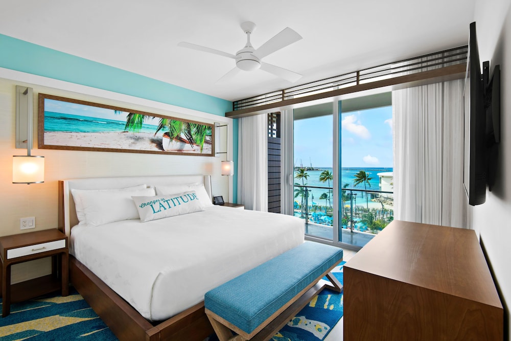 Deluxe Room, 1 King Bed, Oceanfront - Photo 1