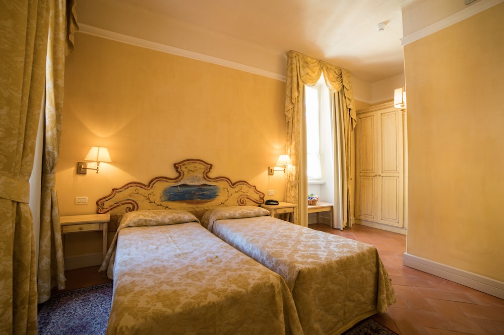 Standard Room - Photo 8