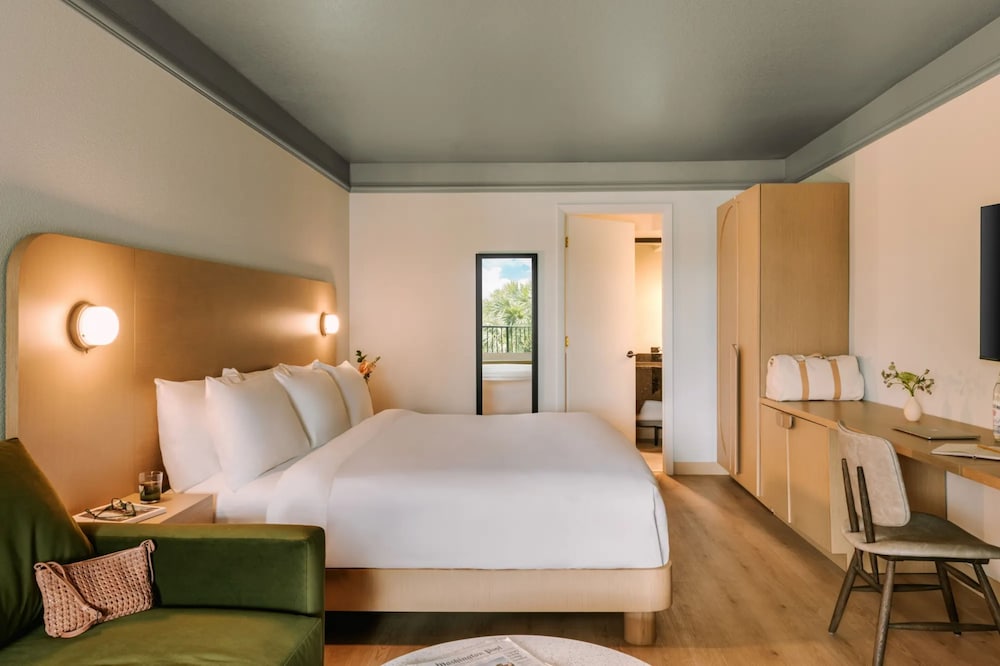 Standard Room, 1 King Bed - Photo 12
