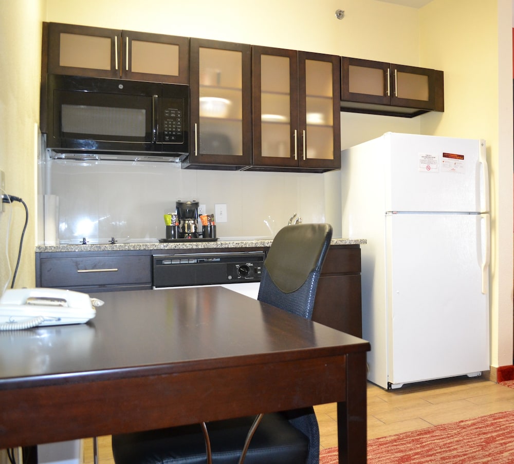 Suite, 2 Queen Beds - Photo 3