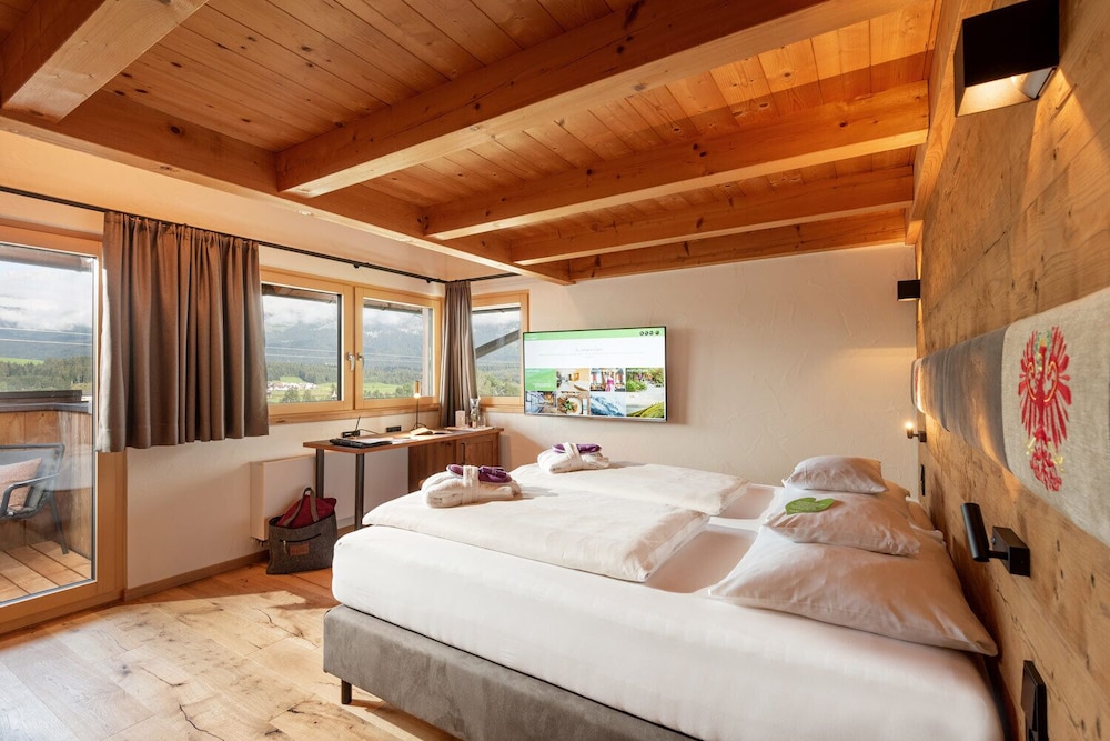 Gallery Double Room, 1 Bedroom, Mountain View