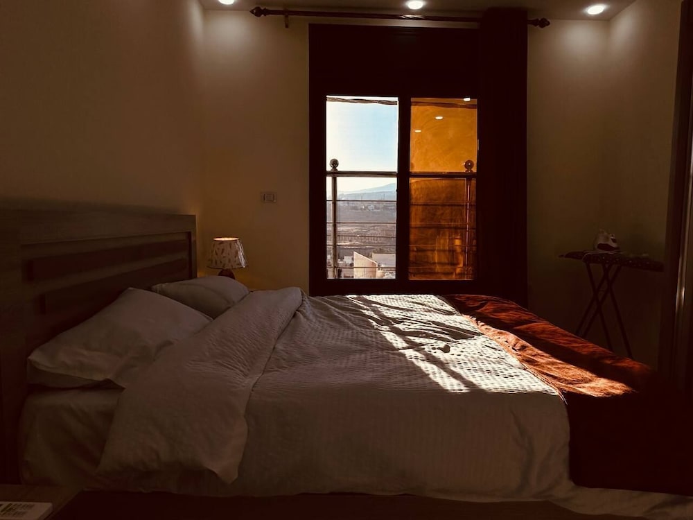 Basic Apartment photo 2