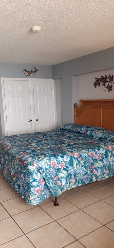 Studio, 1 King Bed, Kitchen, Oceanfront - Photo 4
