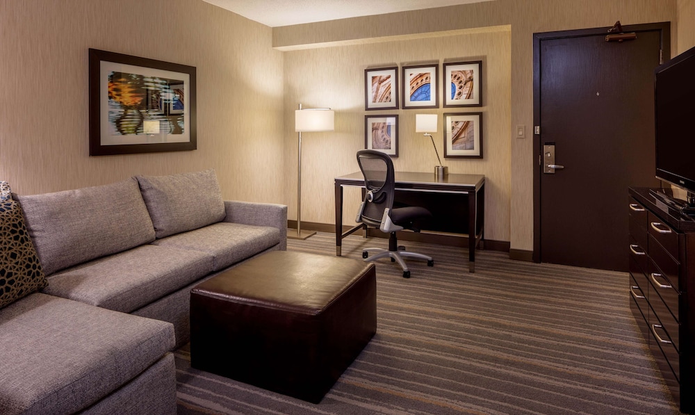 2 Double Beds Premium Suite - Photo 1