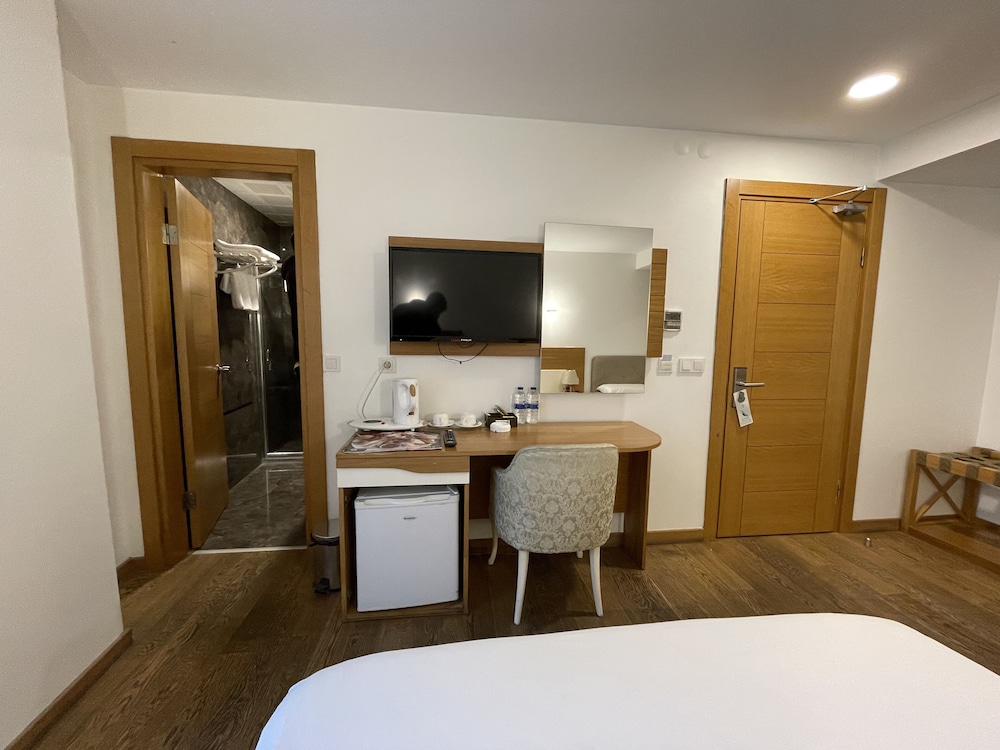 Family Triple Room, Partial Sea View photo 3