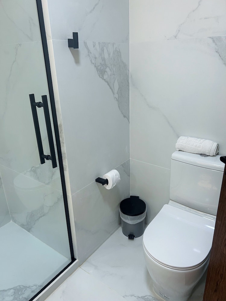 Deluxe Quadruple Room - Photo 4