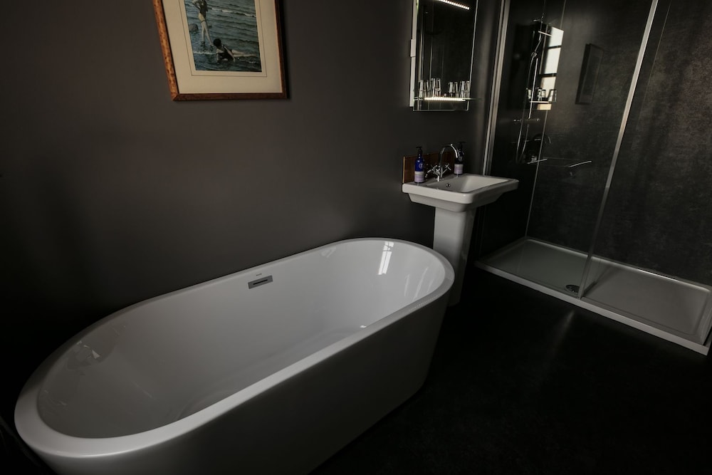 Double or Twin Room, Ensuite photo 1