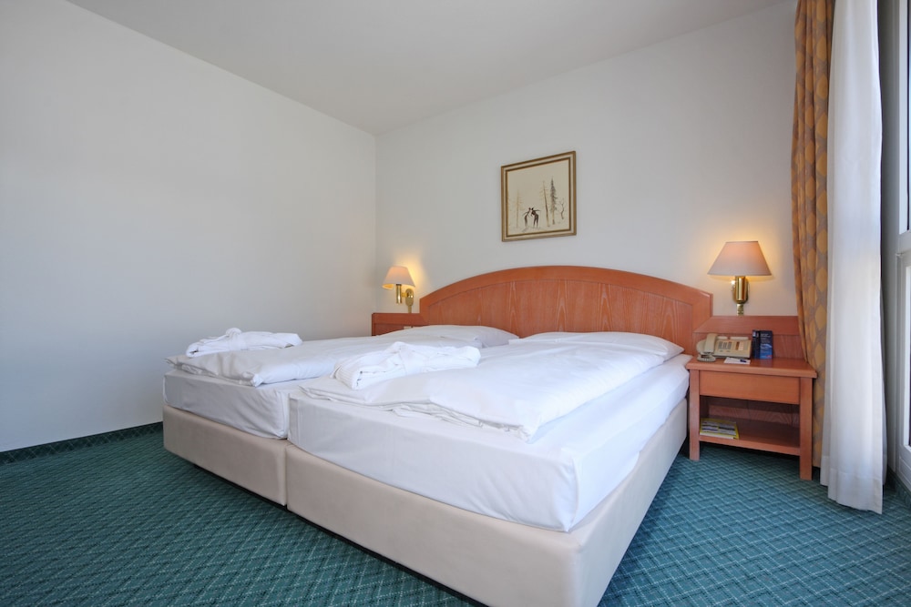 1 Bedroom & 1 Livingroom Suite with balcony