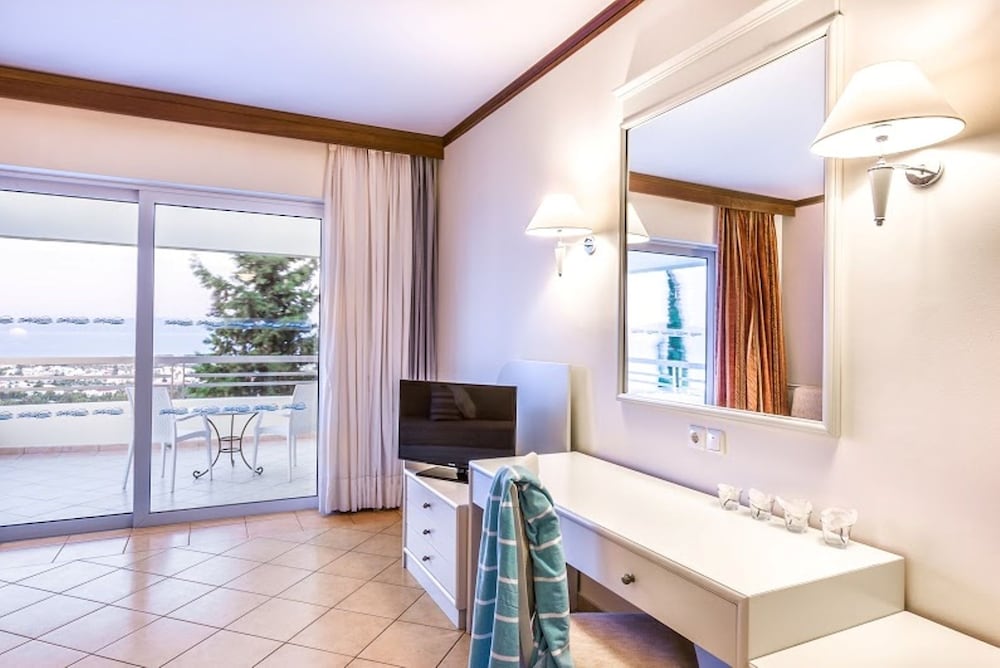 Family Room, Sea View - Photo 5