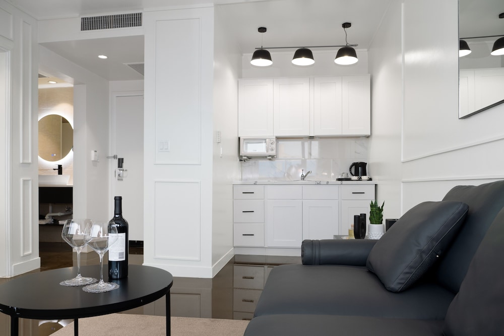 Premier Suite - Photo 1