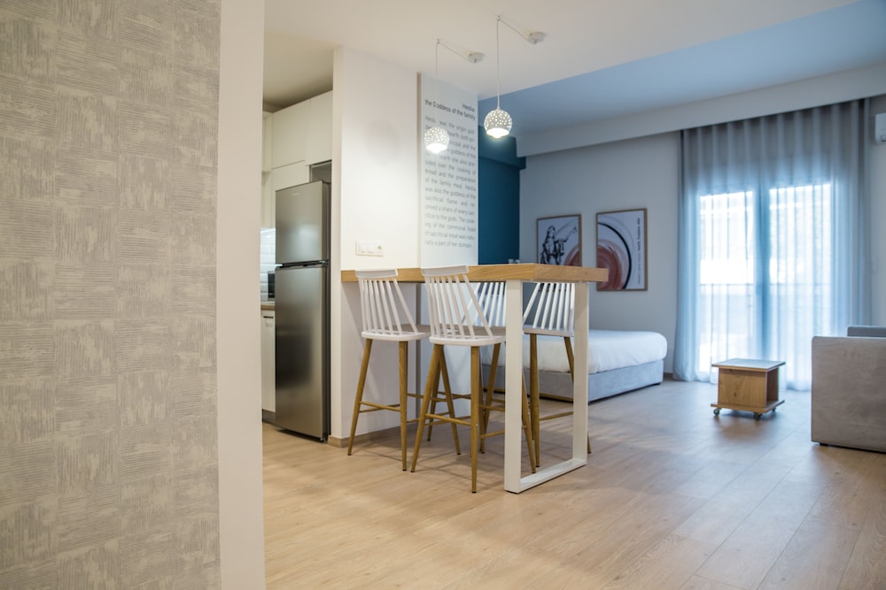 Club Studio, 1 Queen Bed with Sofa bed, Private Bathroom, Ground Floor (El. Ground floor) photo 3