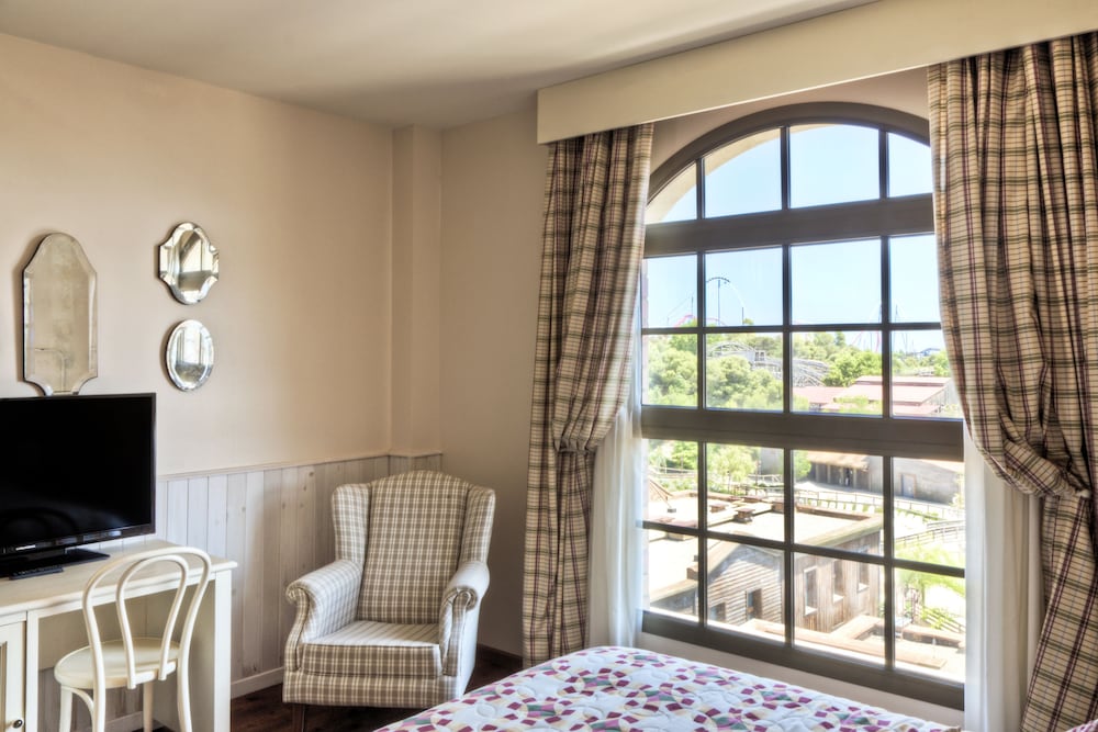 Standard Room, 1 adult (Port Aventura tickets & 1 Ferrari Land ticket)