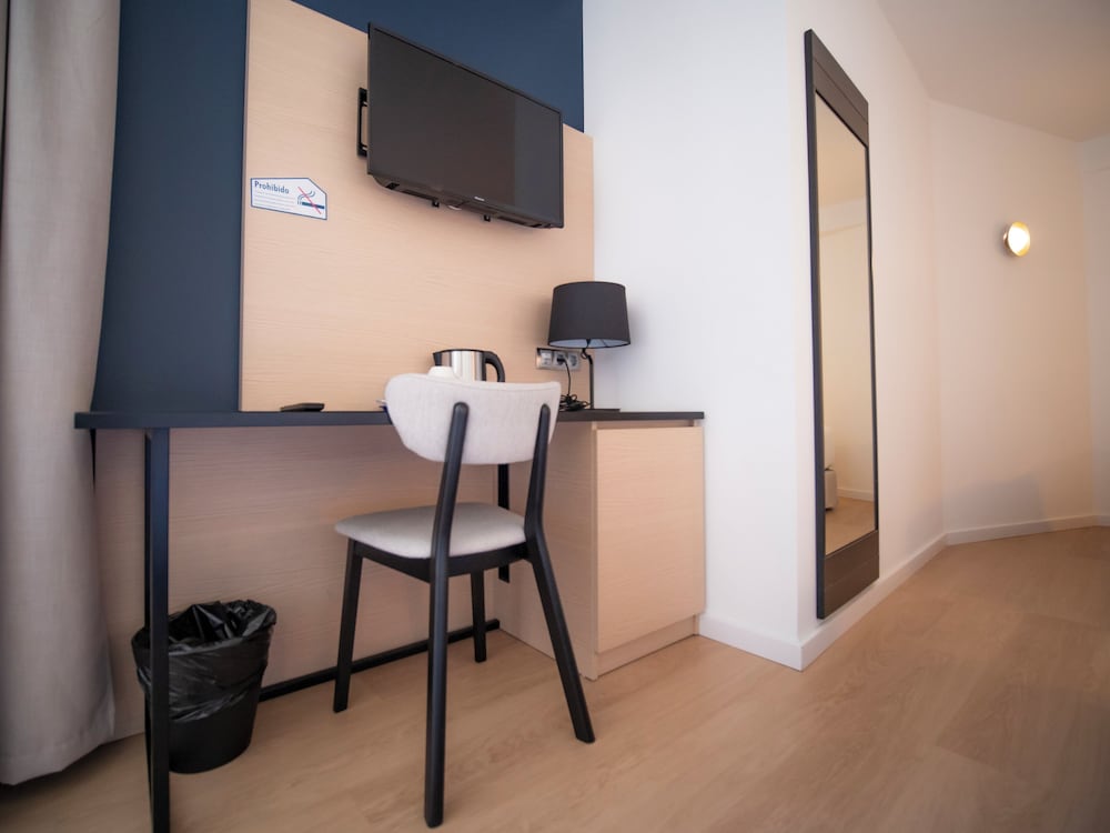 Quadruple Room (2 Adults + 2 Children) photo 2
