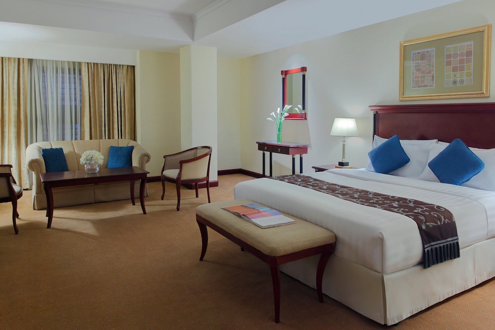 Suite, 1 Bedroom, Smoking, Corner