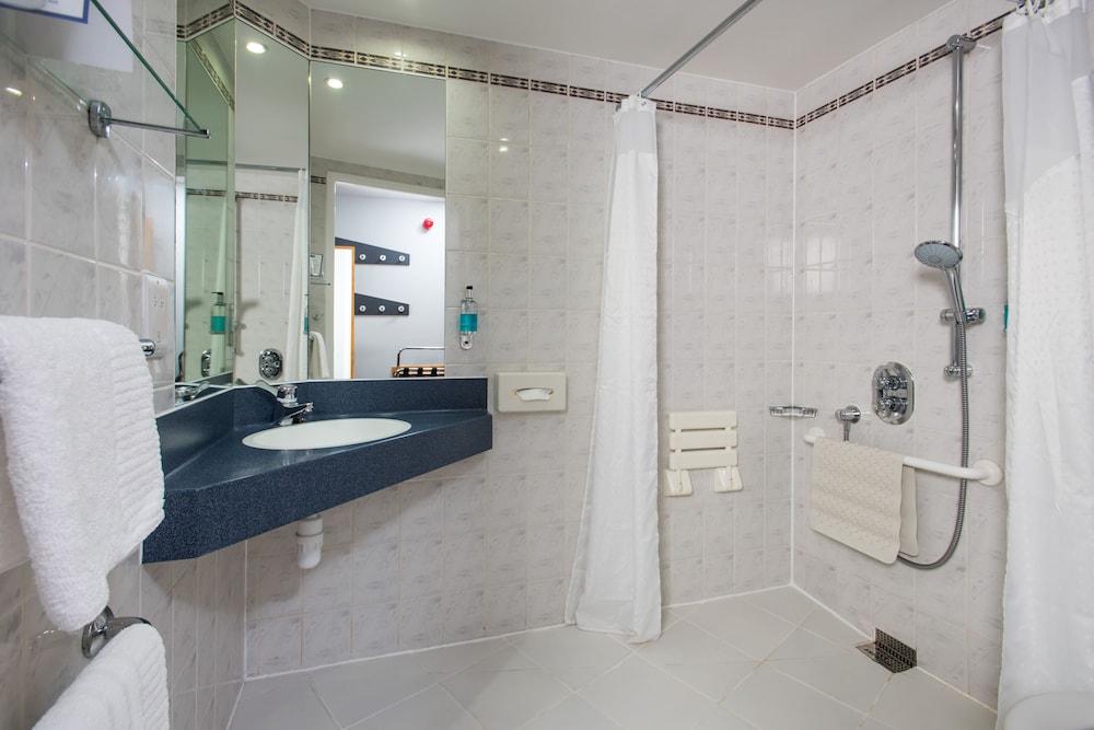 Room, 1 Double Bed, Accessible (with Free Hot Breakfast) - Photo 7