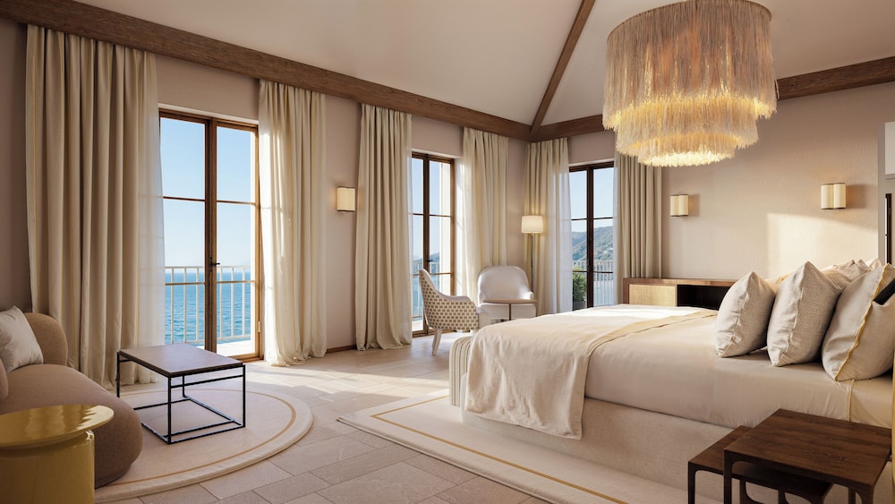 Signature Suite, Sea View
