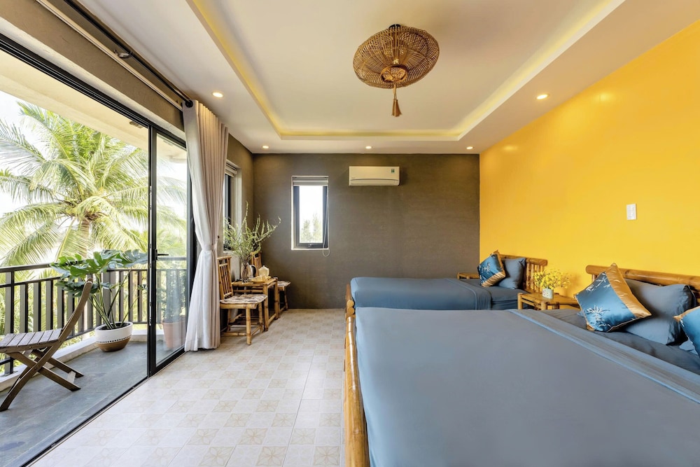 Classic Room, Balcony, River View photo 3